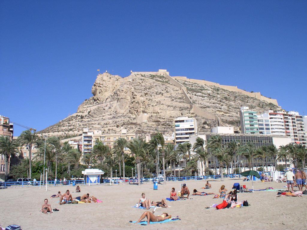 Beach & Urban Attic Αλικάντε Δωμάτιο φωτογραφία