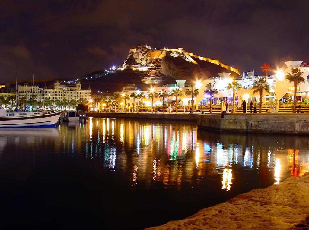 Beach & Urban Attic Αλικάντε Δωμάτιο φωτογραφία